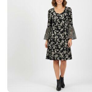 Karen Kane Large Bell Sleeve Floral Stretch Knit Comfy Fairy Romantic Dress